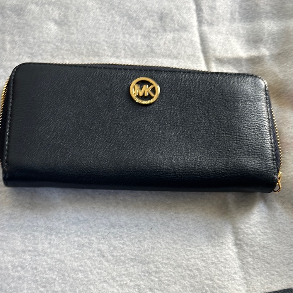 Michael Kors Navy Bue Leather Large Zippy Wallet with Gold Logo